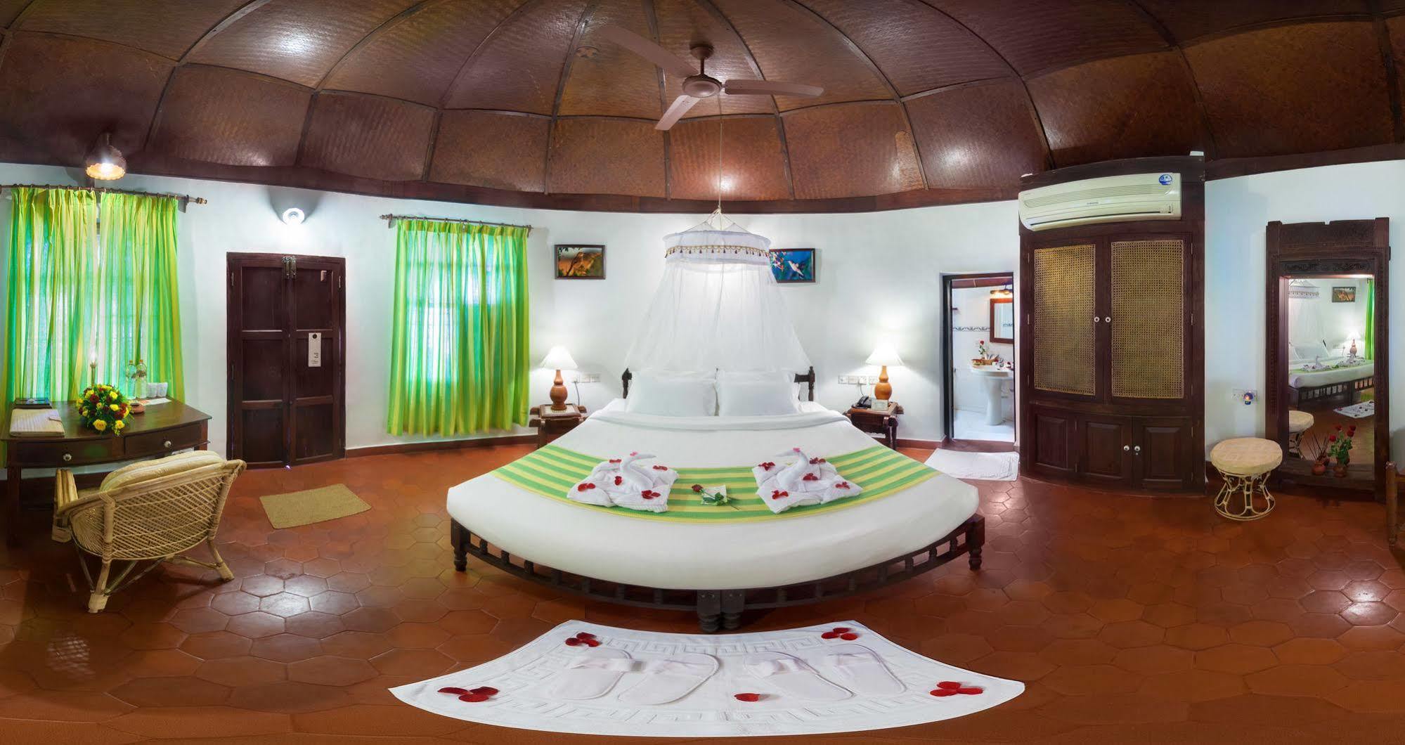 Soma Manaltheeram Ayurveda Beachvillage Kovalam Kültér fotó